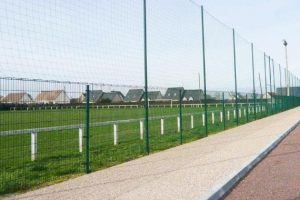 Chi Phí Thi Công Sân Bóng Cỏ Nhân Tạo