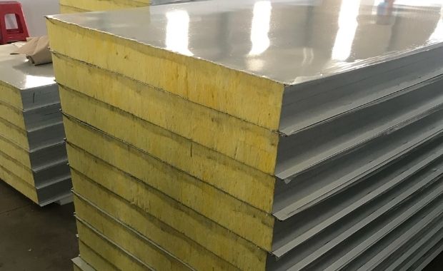 Tấm panel có bông thủy tinh cách nhiệt
