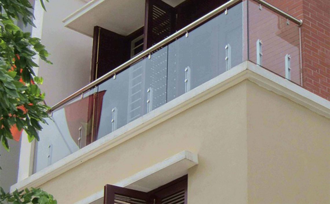 Lan can kính cường lực là gì?