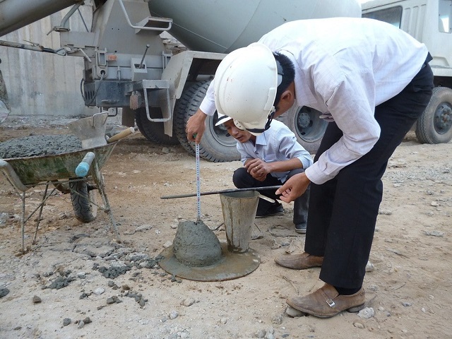 Độ sụt là thuật ngữ được dùng để đo độ nhão hỗn hợp bê tông tươi cho công trình xây dựng