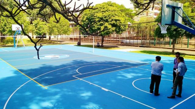 Thi công sân bóng rổ cho trường Đại Học Quốc Gia TPHCM