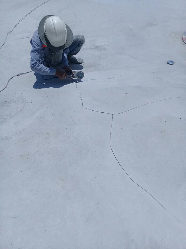 Kiểm tra và định vị lại các vết nứt