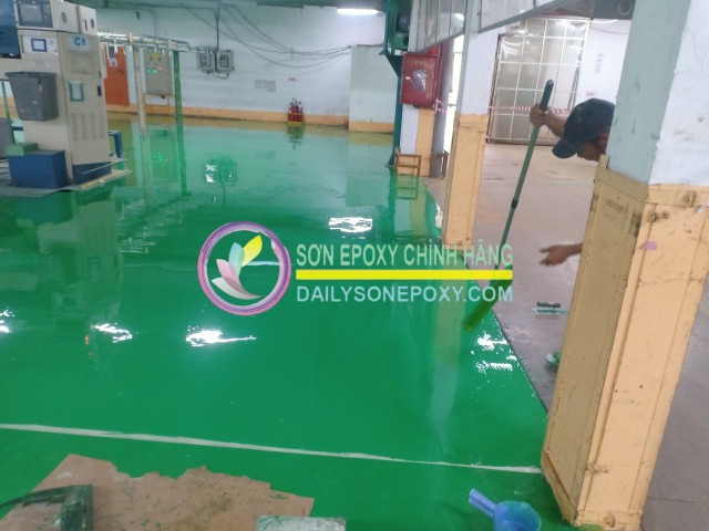 Thi công lớp sơn phủ epoxy