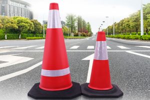 Cọc tiêu & thiết bị phụ trợ giao thông: Phân loại, quy chuẩn lắp đặt