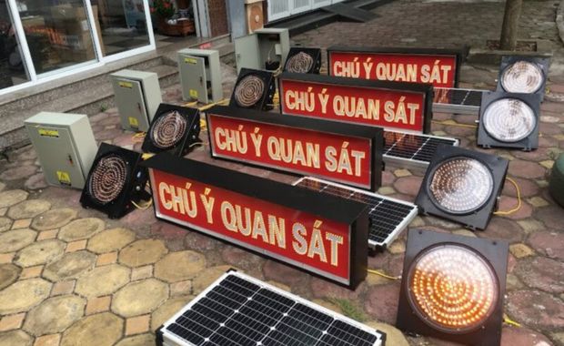 Cấu tạo và nguyên lý hoạt động của đèn cảnh báo năng lượng mặt trời