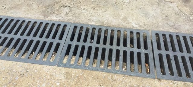 Lưới Chắn Rác Trong Hệ Thống Thoát Nước Đô Thị