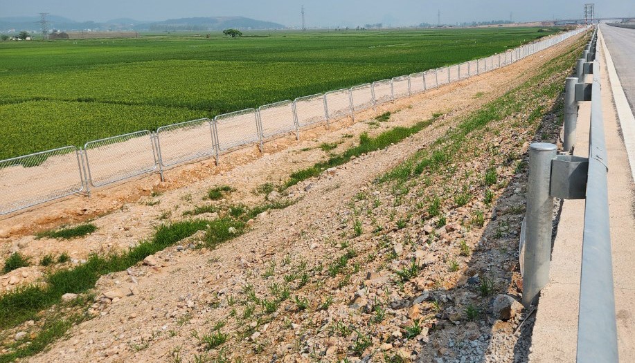 Báo giá thi công hàng rào lưới thép B40 cho cao tốc