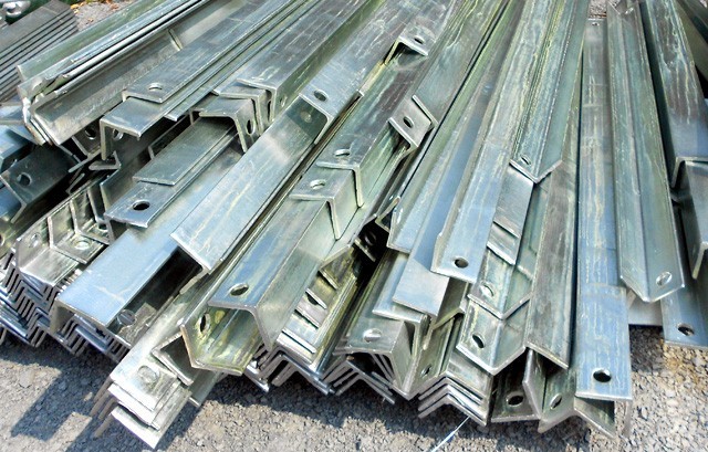 Mạ kẽm nhúng nóng là gì? Tại sao cần thiết cho sản phẩm thép?