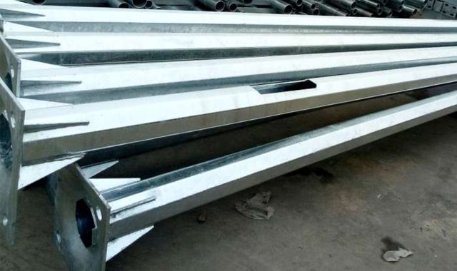 Cột camera bát giác