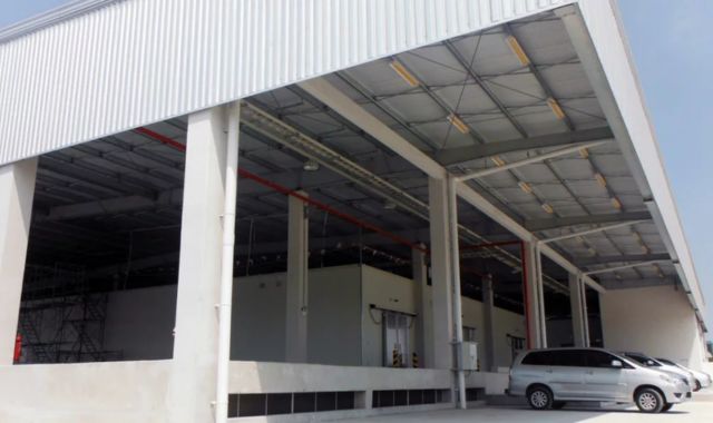 Mái canopy khung thép lợp tôn