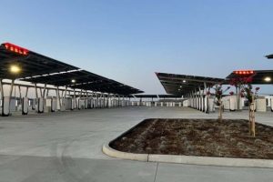 Báo giá thi công mái canopy khung thép chất lượng 2026