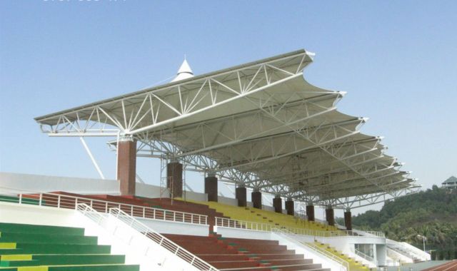 Mái canopy sân bóng đá